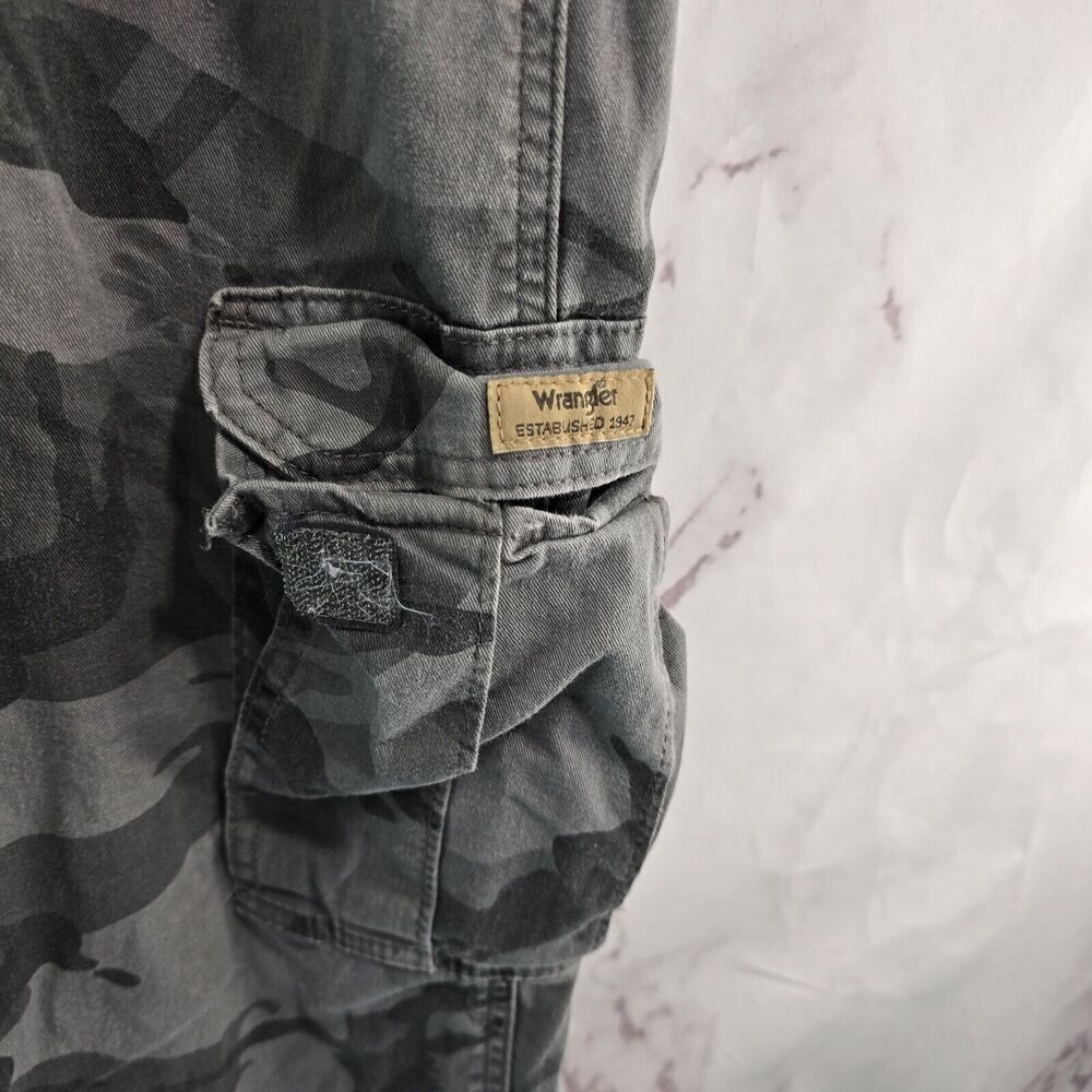 Wrangler Pants Mens 40 X 30 Camo Black Gray Cargo Straight Leg Regular Taper - Picture 10 of 13